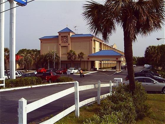 Araamada Inn Albany Exterior photo